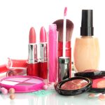 Menggunakan Makeup Palsu Sangat Berbahaya Bagi Tubuh Kamu