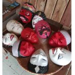 Sebuah Penutup Wajah Atau Topeng Memiliki Makna