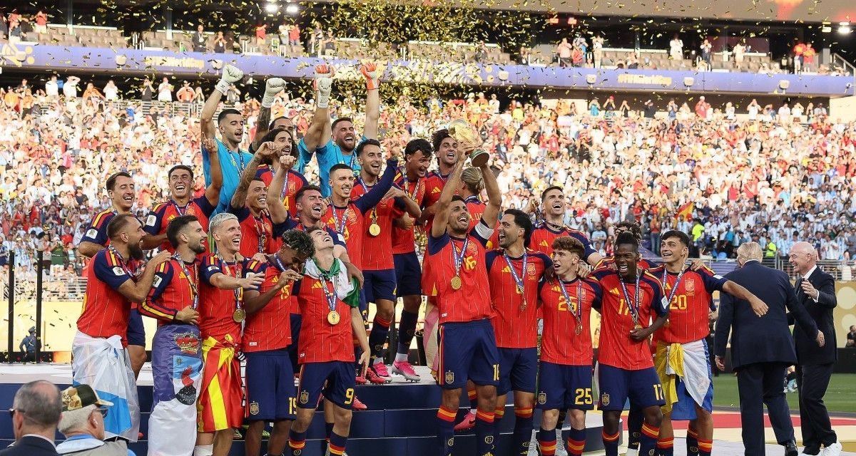 Piala Dunia 26: Spanyol Sengat Lawan, Nyaris Sempurna