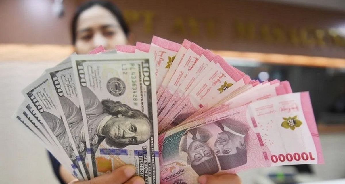 Rupiah Melemah, Perlukah Punya Tabungan Dollar AS?