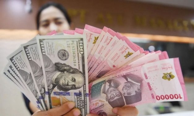 Rupiah Melemah, Perlukah Punya Tabungan Dollar AS?